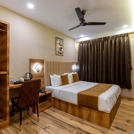 Hotel Zara International Mumbai Bagian luar foto