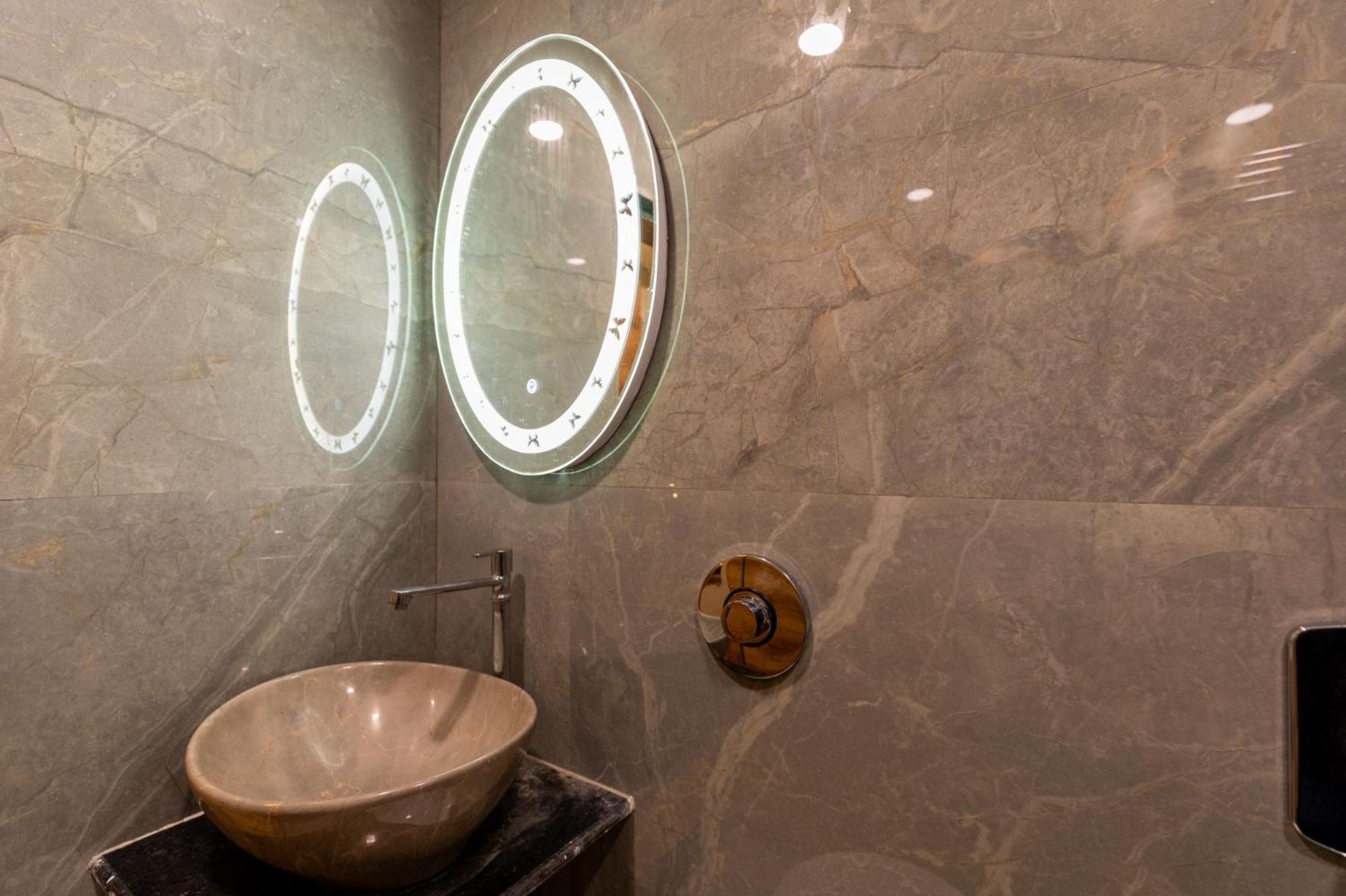 Hotel Zara International Mumbai Bagian luar foto