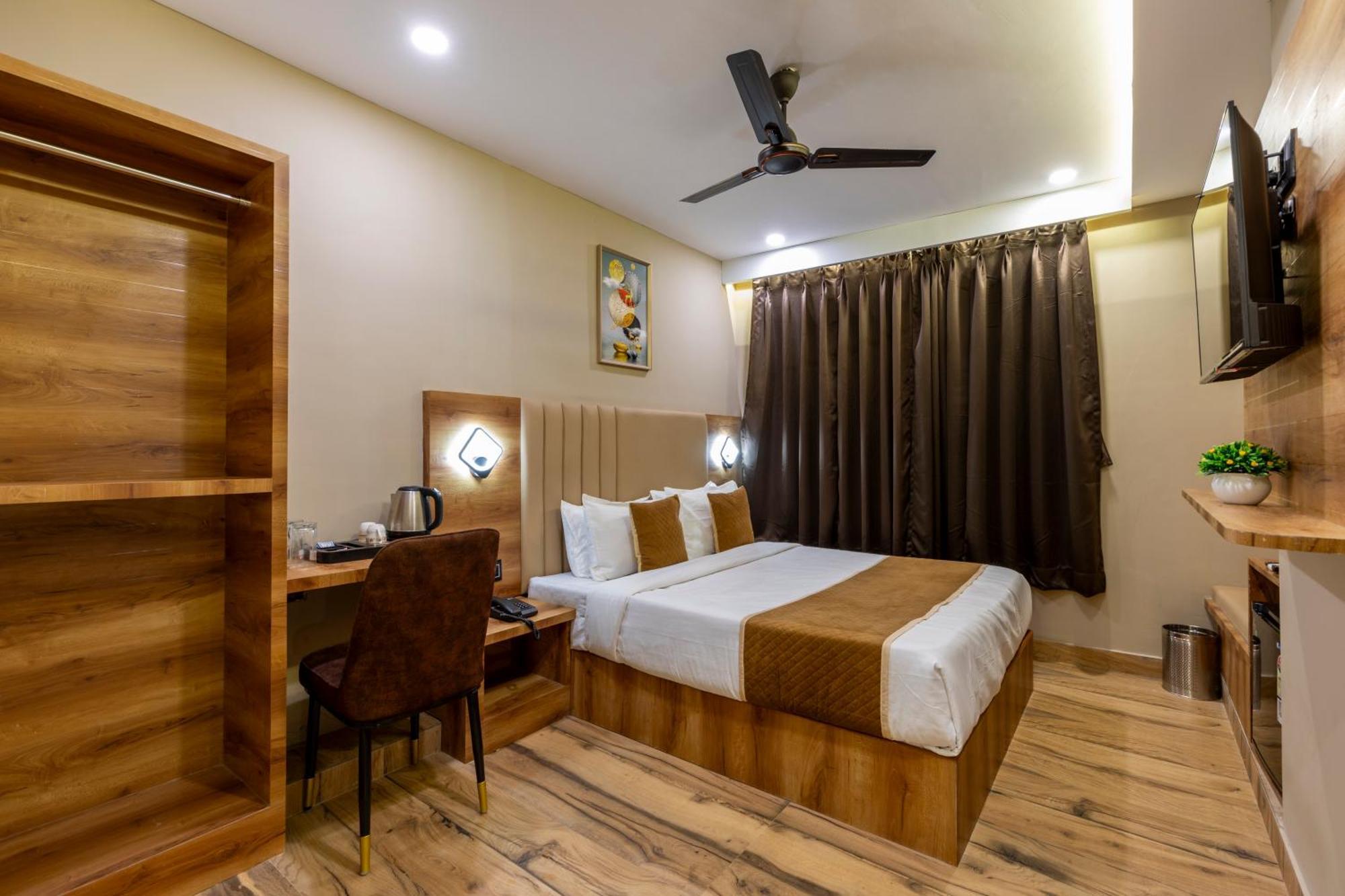 Hotel Zara International Mumbai Bagian luar foto